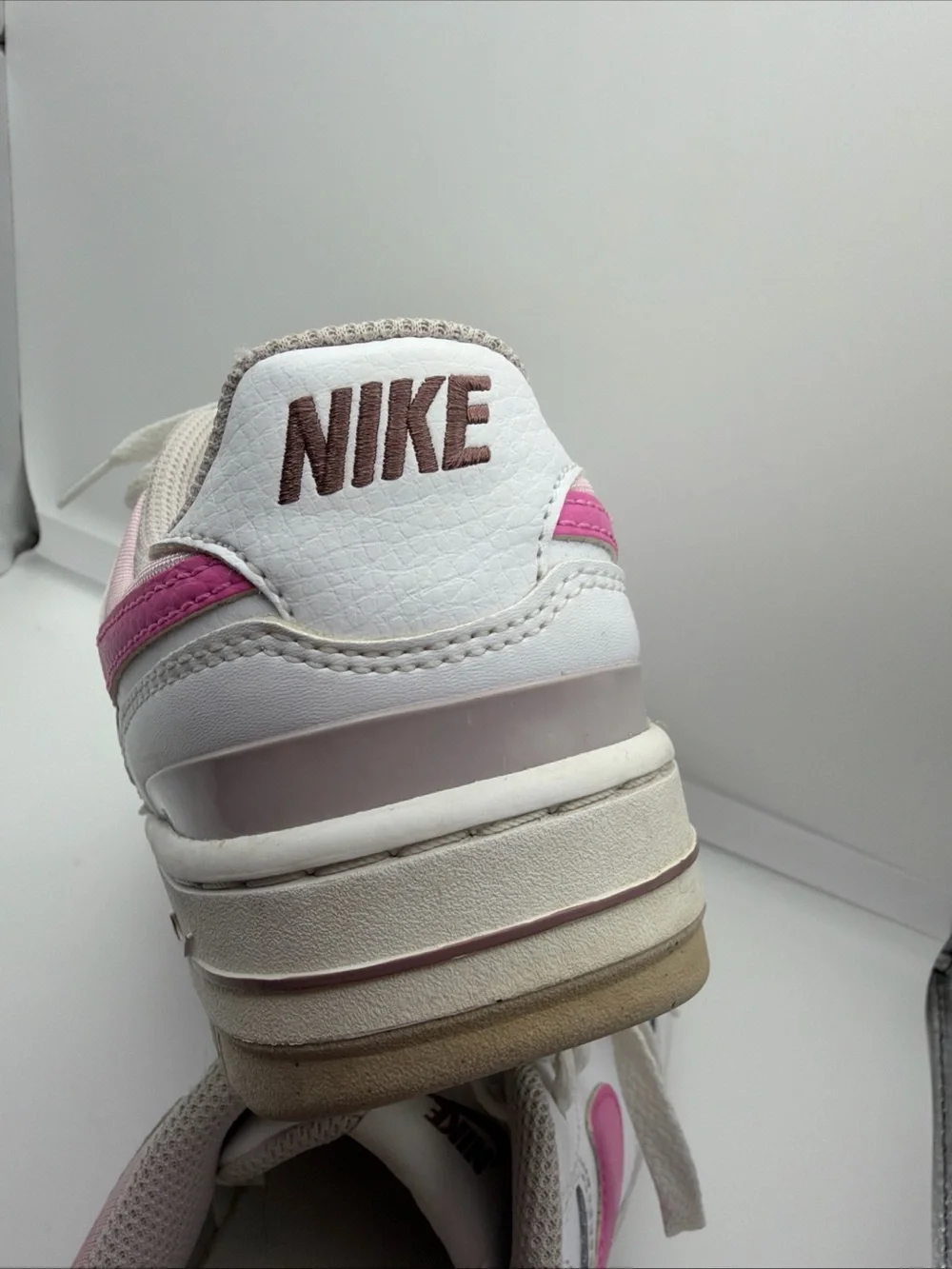 Nike classic low